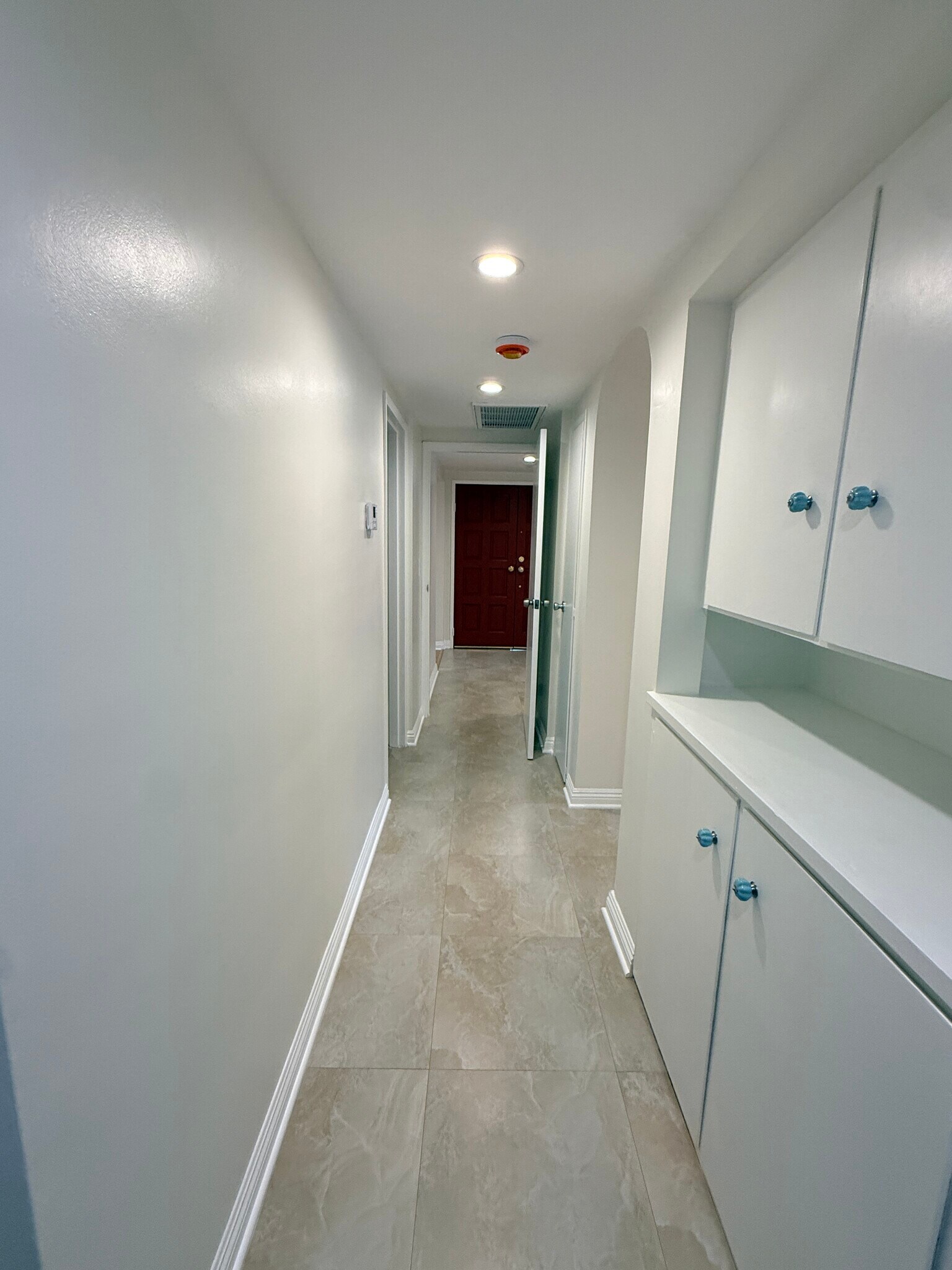 Building Photo - 410 N Canyon Blvd