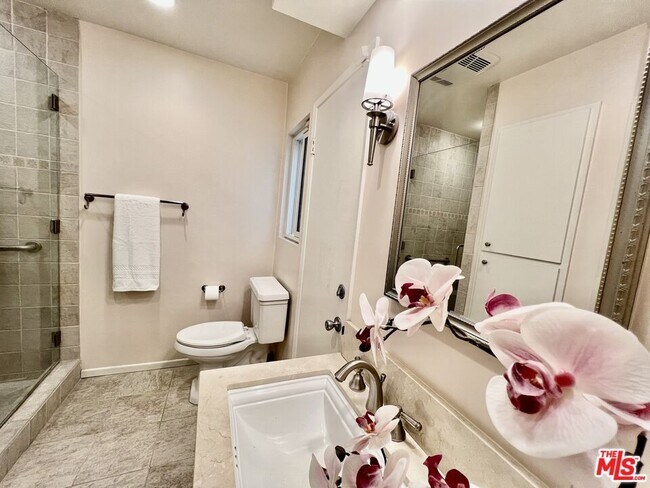 Building Photo - 1008 Westholme Ave