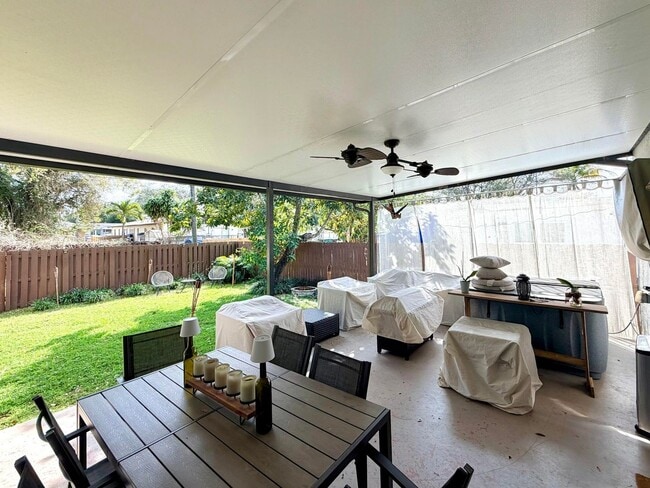 Building Photo - 243 SW 5th St