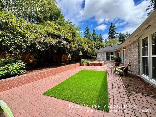 Building Photo - 8500 SE 82nd St