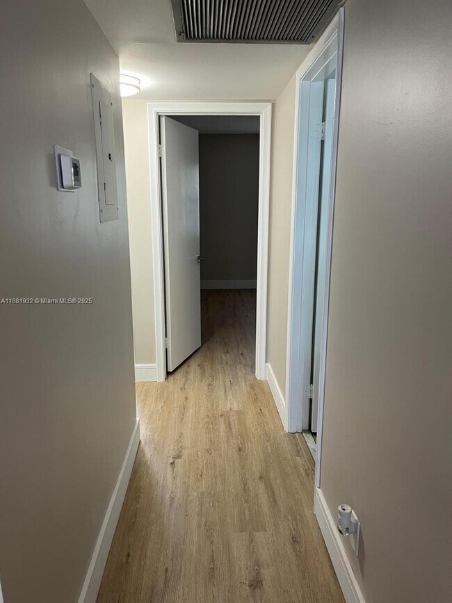 Building Photo - 13255 SW 9th Ct