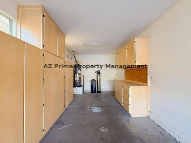 Building Photo - 18649 W Williams St