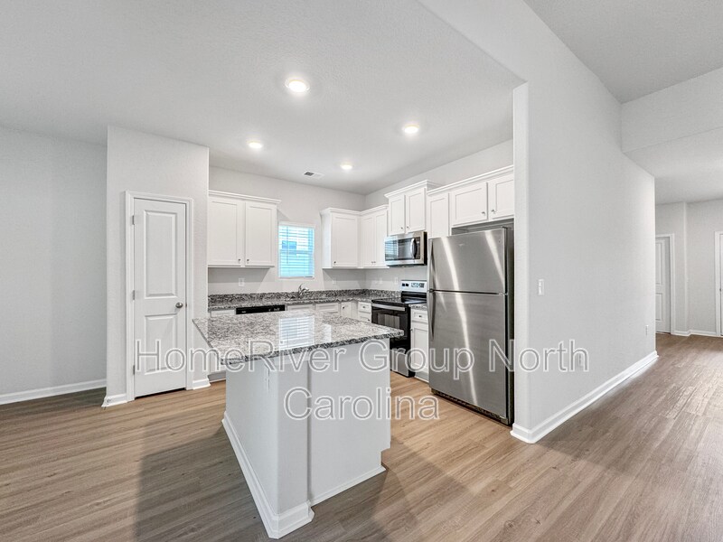 Building Photo - 3110 Maple Rdg Dr