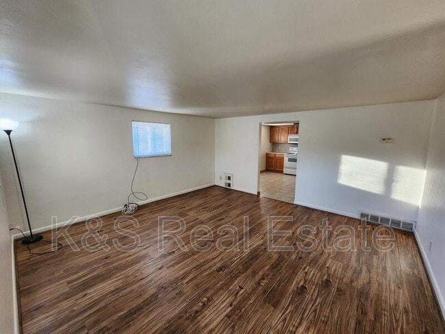 Building Photo - 1114 Schweitzer Road - 2