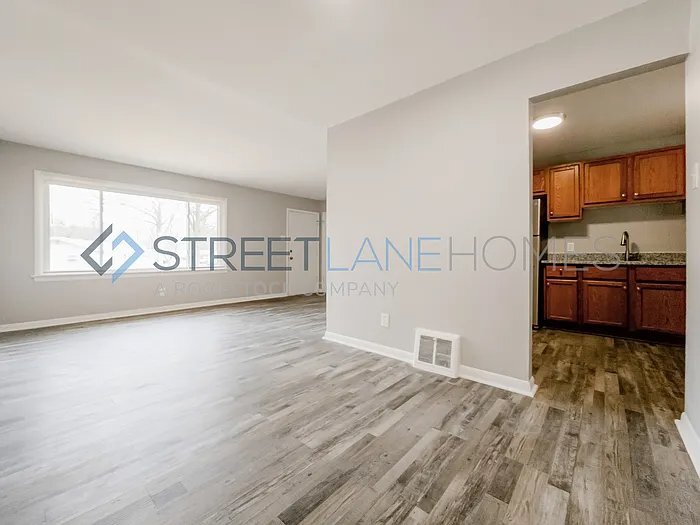 Building Photo - 1052 Renshaw Dr