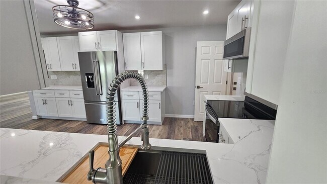 Building Photo - 3317 Pine Valley Dr