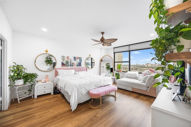 Building Photo - 14 Greenway Plz