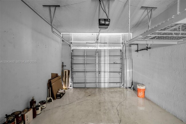 Building Photo - 1231 Sorrento Dr