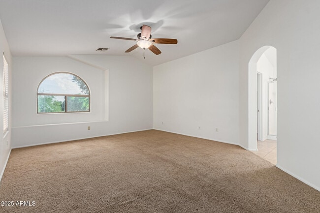 Building Photo - 40882 W Robbins Dr
