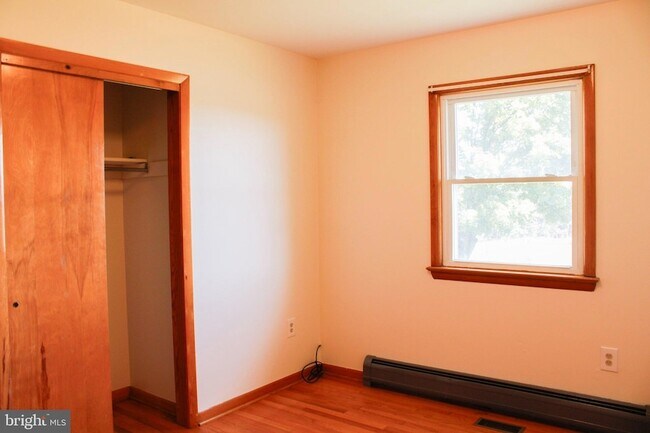 Building Photo - 481 Riffey Ln