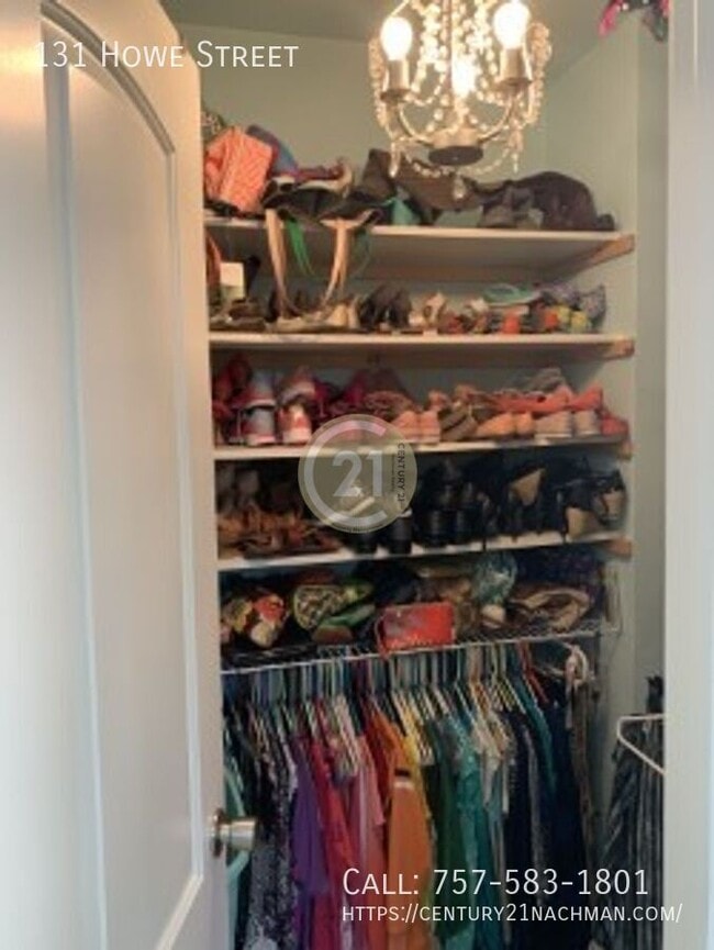 Building Photo - 131 Howe St