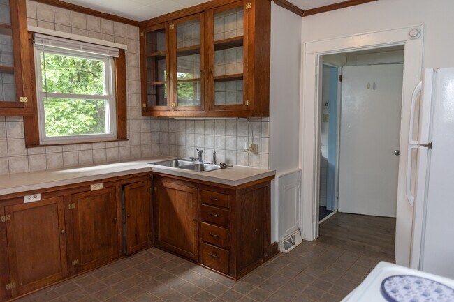 Building Photo - 751 Harris Ave NW