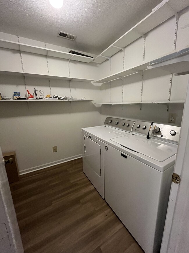 Building Photo - 12 Poppy Trail