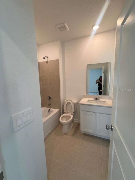 Building Photo - 3036 Chromatic St