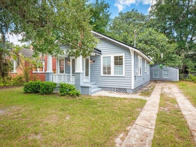 Building Photo - 45 W 55th St