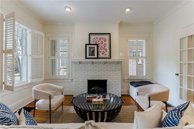 Building Photo - 654 Cresthill Ave NE