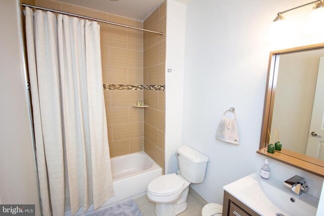 Building Photo - 738 N 19th St