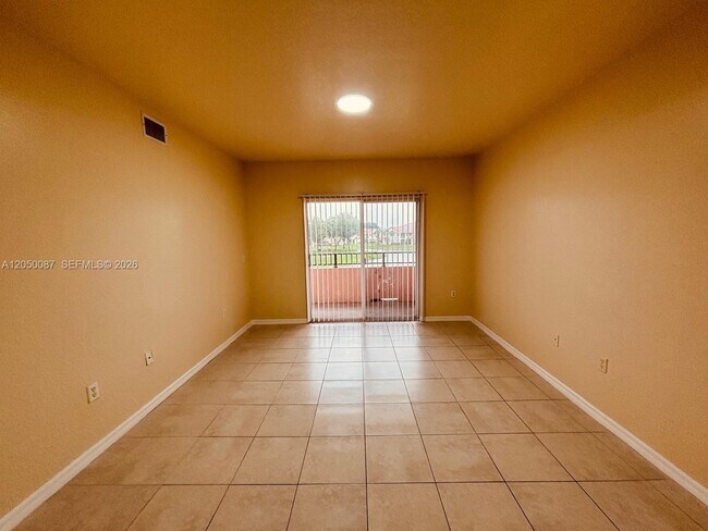 Building Photo - 2403 Belmont Ln