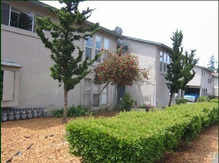 Building Photo - 930 Sunset Ave
