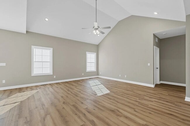 Building Photo - 2613 Cedrus Ave