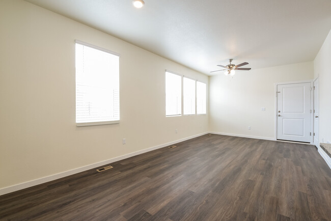 Building Photo - Bright Living in Thornton