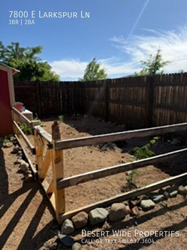Building Photo - 7800 E Larkspur Ln