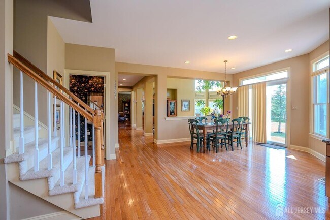 Building Photo - 19 Meadowlark Dr