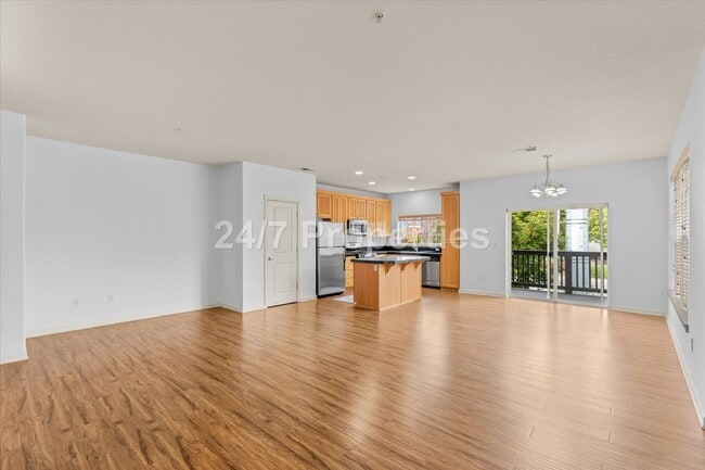 Building Photo - 3 BD I 2.5 BA Beaverton Townhome