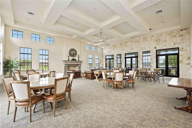 Building Photo - 645 Maraviya Blvd
