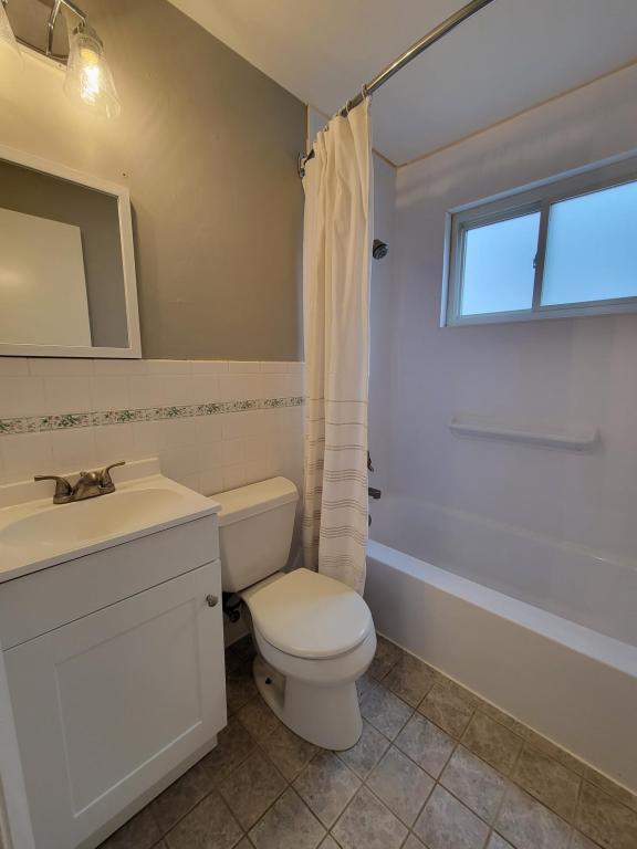 Building Photo - 137 Rosemont Dr