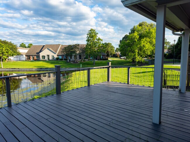 Building Photo - 2167 Shadowbrook Dr