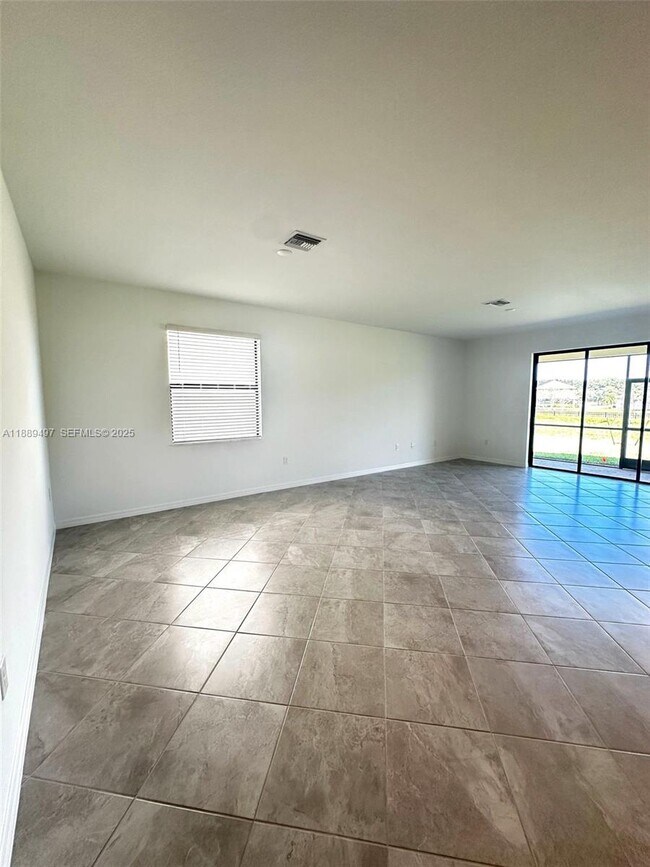 Building Photo - 15004 Palamos Cir