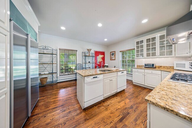 Building Photo - 154 Captains Neck Ln