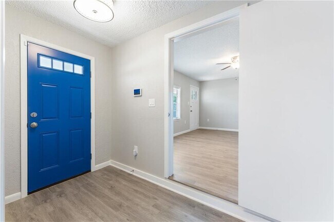 Building Photo - 4806 Pecan Springs Rd