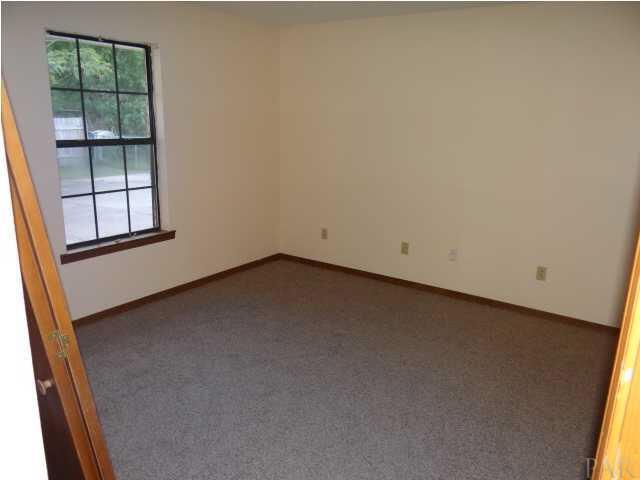 Building Photo - 5757 Melrose Dr