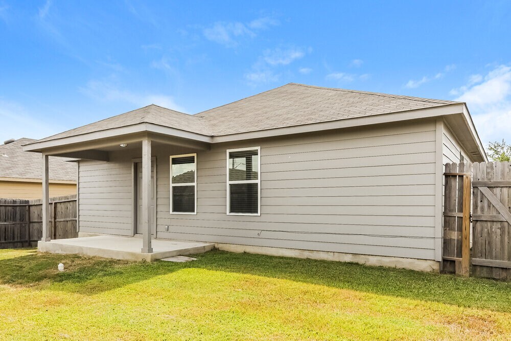 Building Photo - 3215 Pedernales Dr