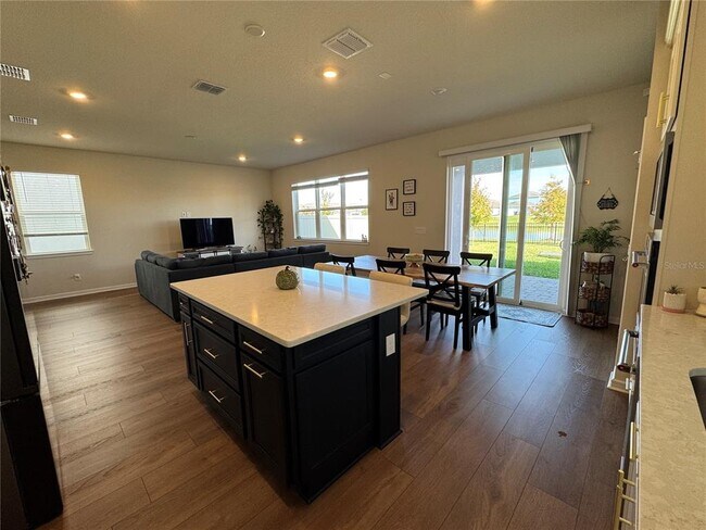 Building Photo - 2701 Serenity Gdn Dr