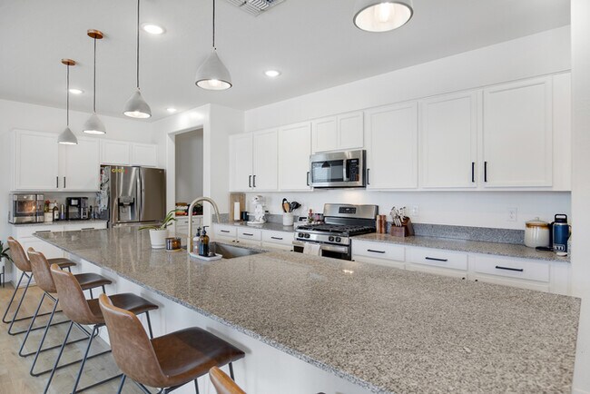 Building Photo - 6815 N 88th Dr