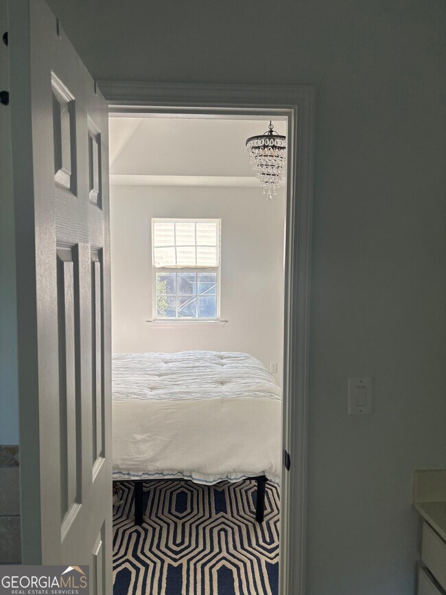 Building Photo - 300 Harcourt Pl