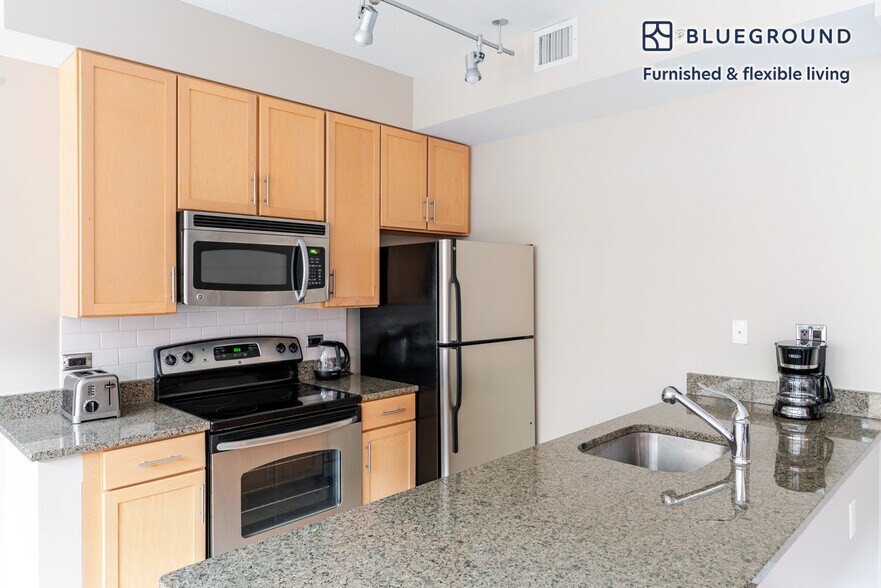 Building Photo - 465 New York Ave NW