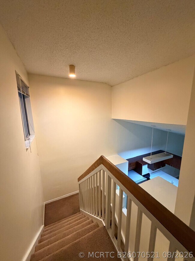 Building Photo - 21202 Glenmoor Dr