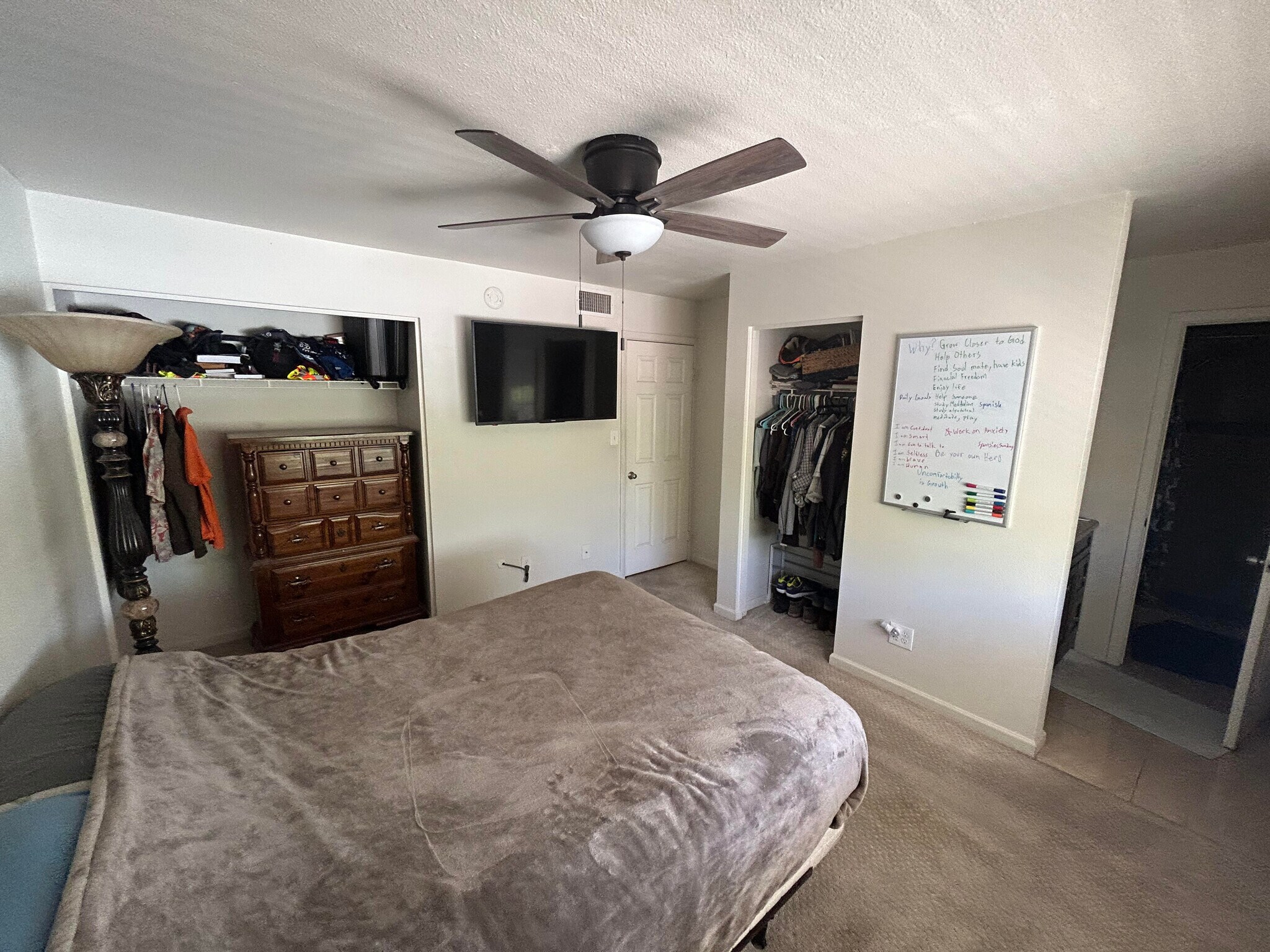 Building Photo - 1504 W La Jolla Dr