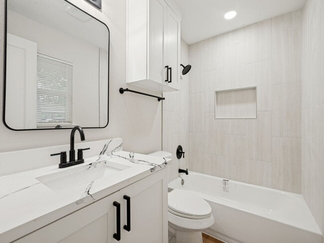 Building Photo - Welcome to Your Ideal Home: 3-Bedroom, 2-Bath Gem Near UNT and Downtown!