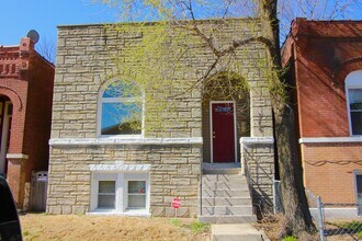 Building Photo - Beautifully Renovated 2 Bedroom 1 Bath SFD in Cherokee Arts District