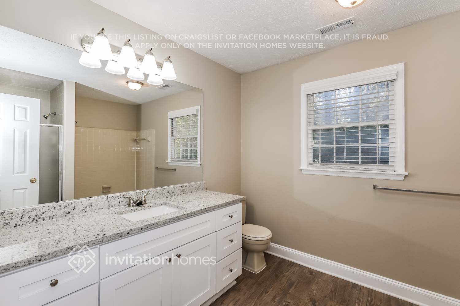 Building Photo - 2498 Quentin Dr