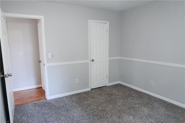 Building Photo - 2894 Sawgrass Trail SW