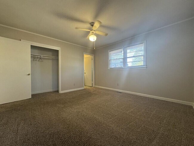 Building Photo - 104 Biltmore Terrace