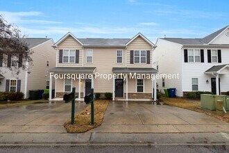 Building Photo - Bright End-Unit Townhome with Screened Porch & Community Pool – Raleigh Location