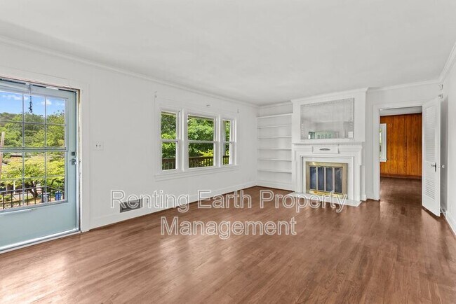 Building Photo - 714 85th St S