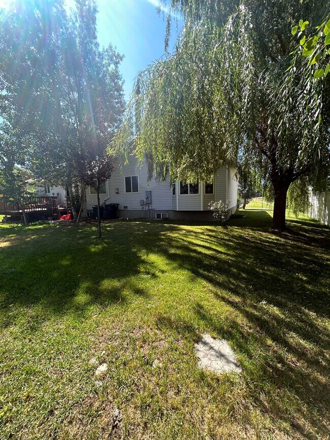 Building Photo - 5 Bedroom 3 Bathroom House in Heber, Utah